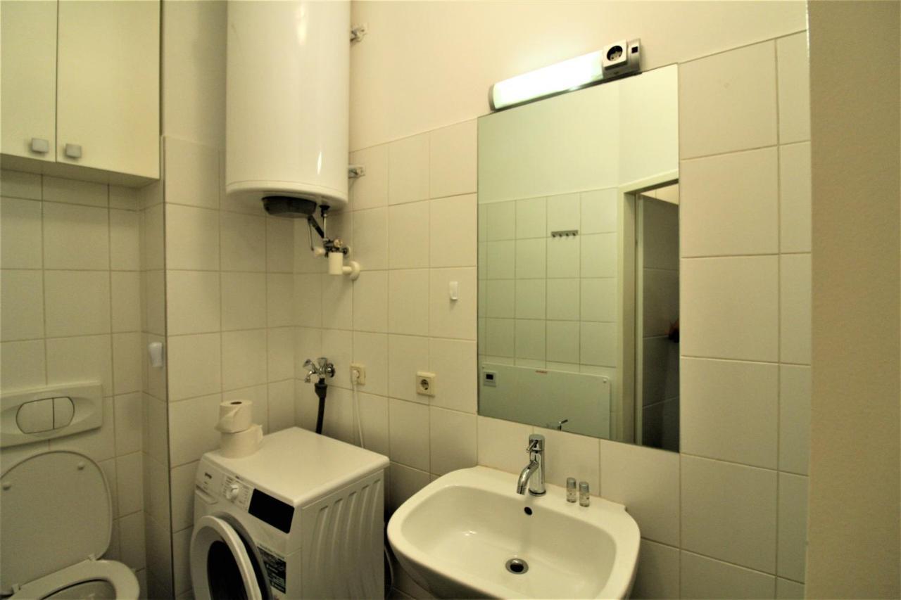 Small Studio Close To City Center 비엔나 외부 사진
