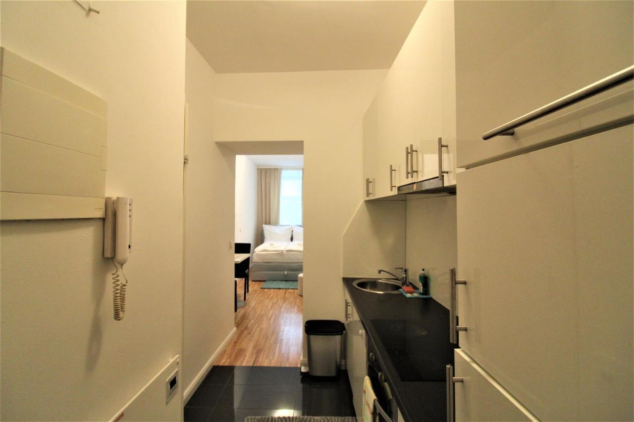 Small Studio Close To City Center 비엔나 외부 사진