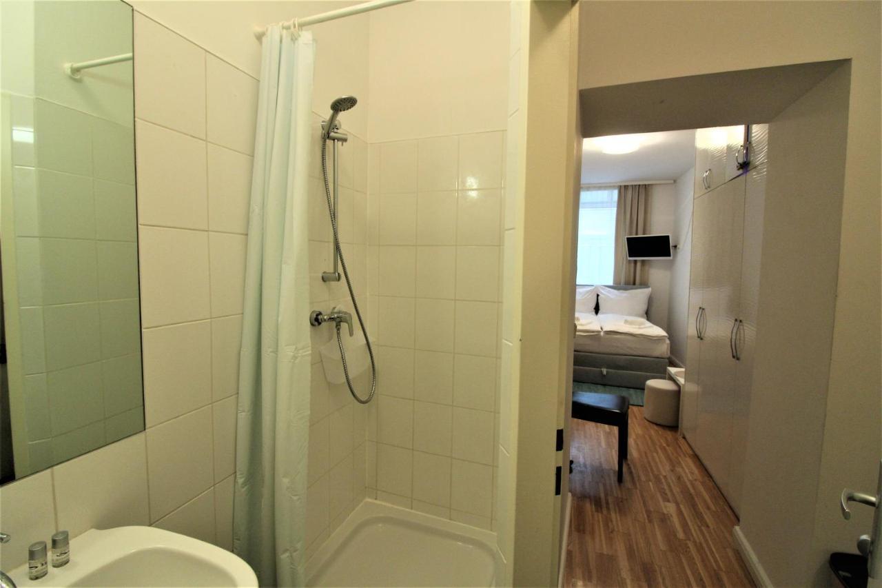 Small Studio Close To City Center 비엔나 외부 사진
